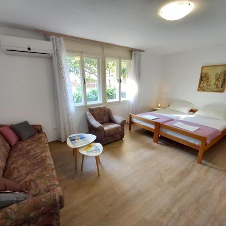 Apartments Lungo Пула Екстериор снимка